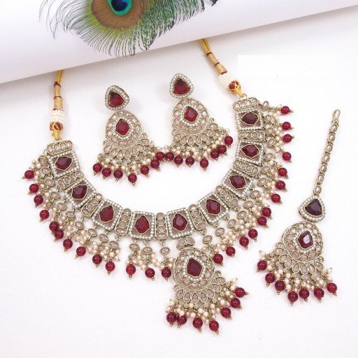 Charming Polki Necklace Set