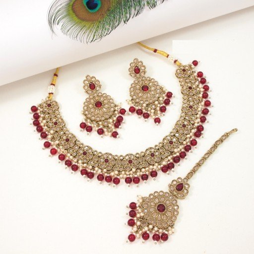 Fascinating Polki Necklace Set