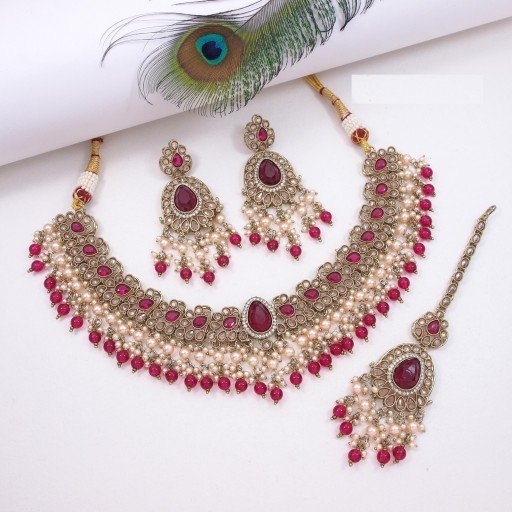 Pleasant Polki Necklace Set