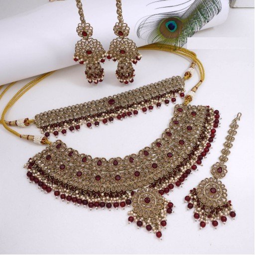Elegant Polki Necklace Set