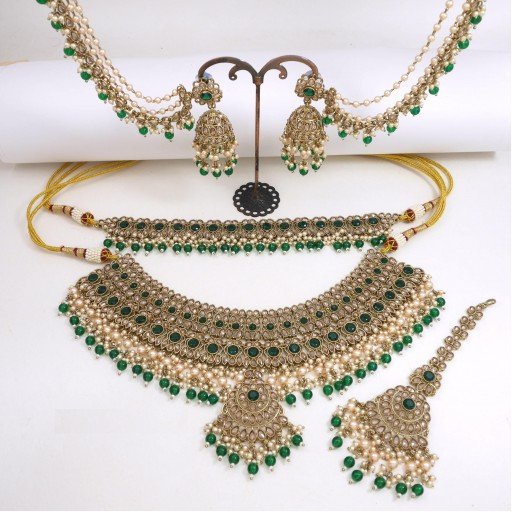 Prepossessing Polki Necklace Set