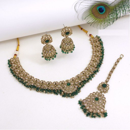 Presentable Polki Necklace Set