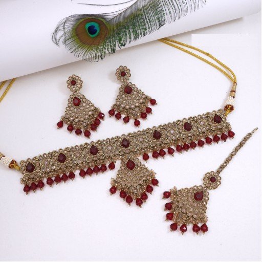 Pretty Polki Necklace Set