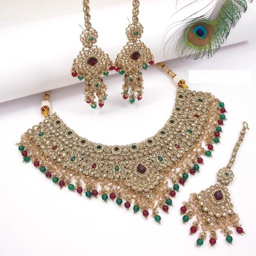 Engaging Polki Necklace Set