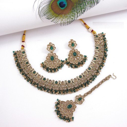 Prepossessing Polki Necklace Set