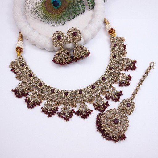 Desirable Polki Necklace Set