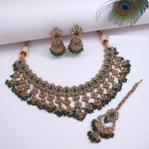 Fascinating Polki Necklace Set