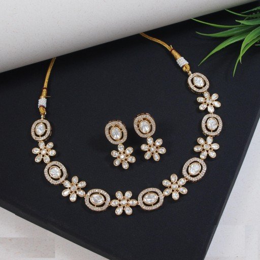 Fashionable Real Kundan Necklace Set