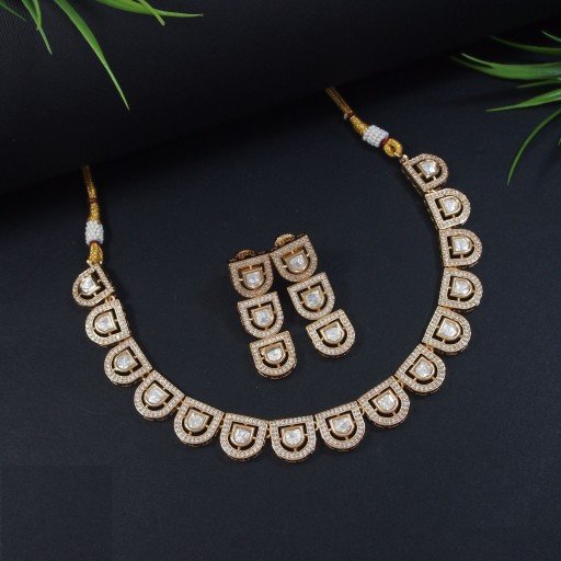 Trendy Real Kundan Necklace Set