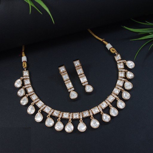 Alluring Real Kundan Necklace Set