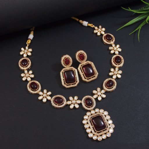 Fashionable Real Kundan Necklace Set