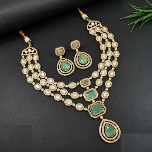 Prepossessing Real Kundan Necklace Set