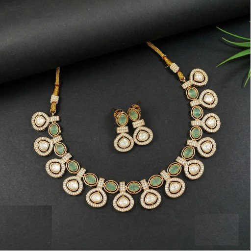 Stylish Real Kundan Necklace Set
