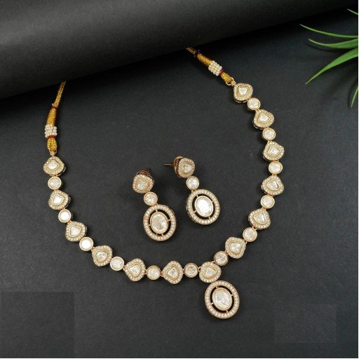 Trendy Real Kundan Necklace Set