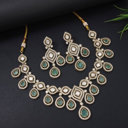 Engaging Real Kundan Necklace Set