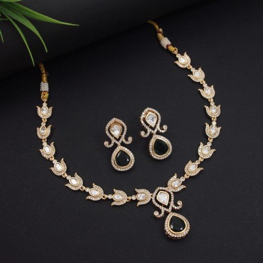 Alluring Real Kundan Necklace Set