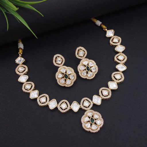Fashionable Real Kundan Necklace Set
