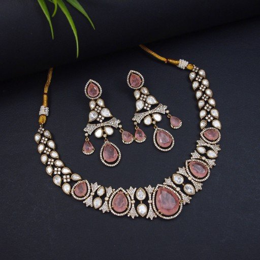 Fascinating Real Kundan Necklace Set