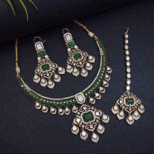 Trendy Real Kundan Necklace Set