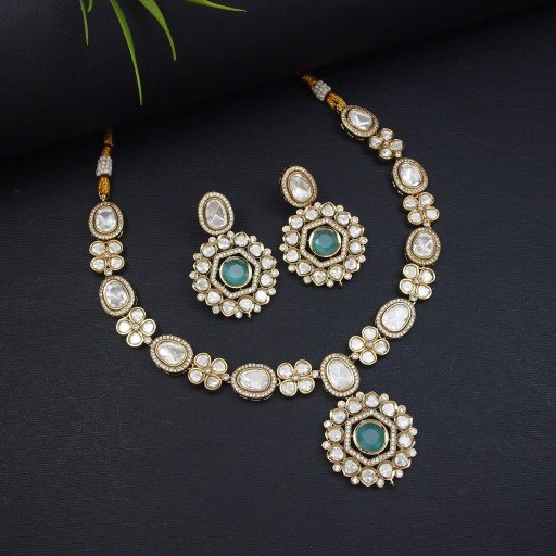 Engaging Real Kundan Necklace Set