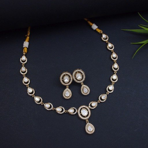 Fascinating Real Kundan Necklace Set