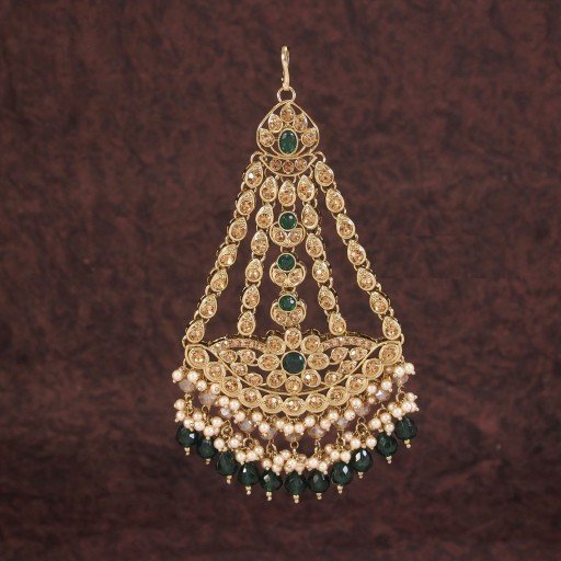 Captivating Polki Pasa