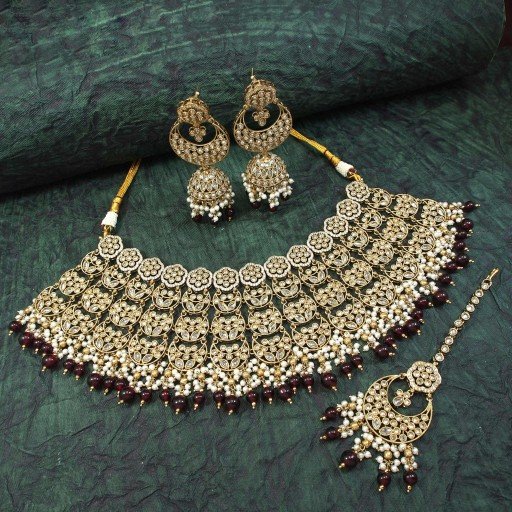 Prepossessing Polki Semi Bridal Set